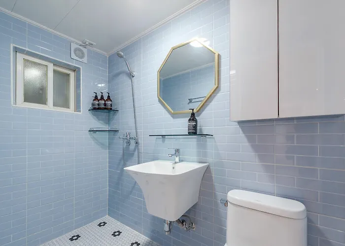 Seeu House Hongdae *