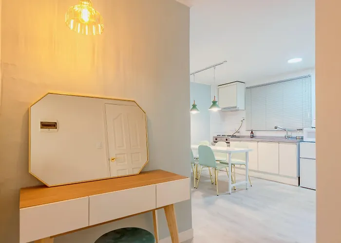 Seeu House Hongdae *